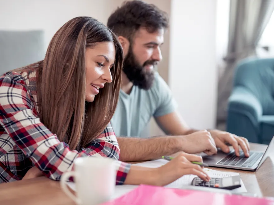 Wysokość płacy minimalnej powinna zależeć od powiatu? [RAPORT]