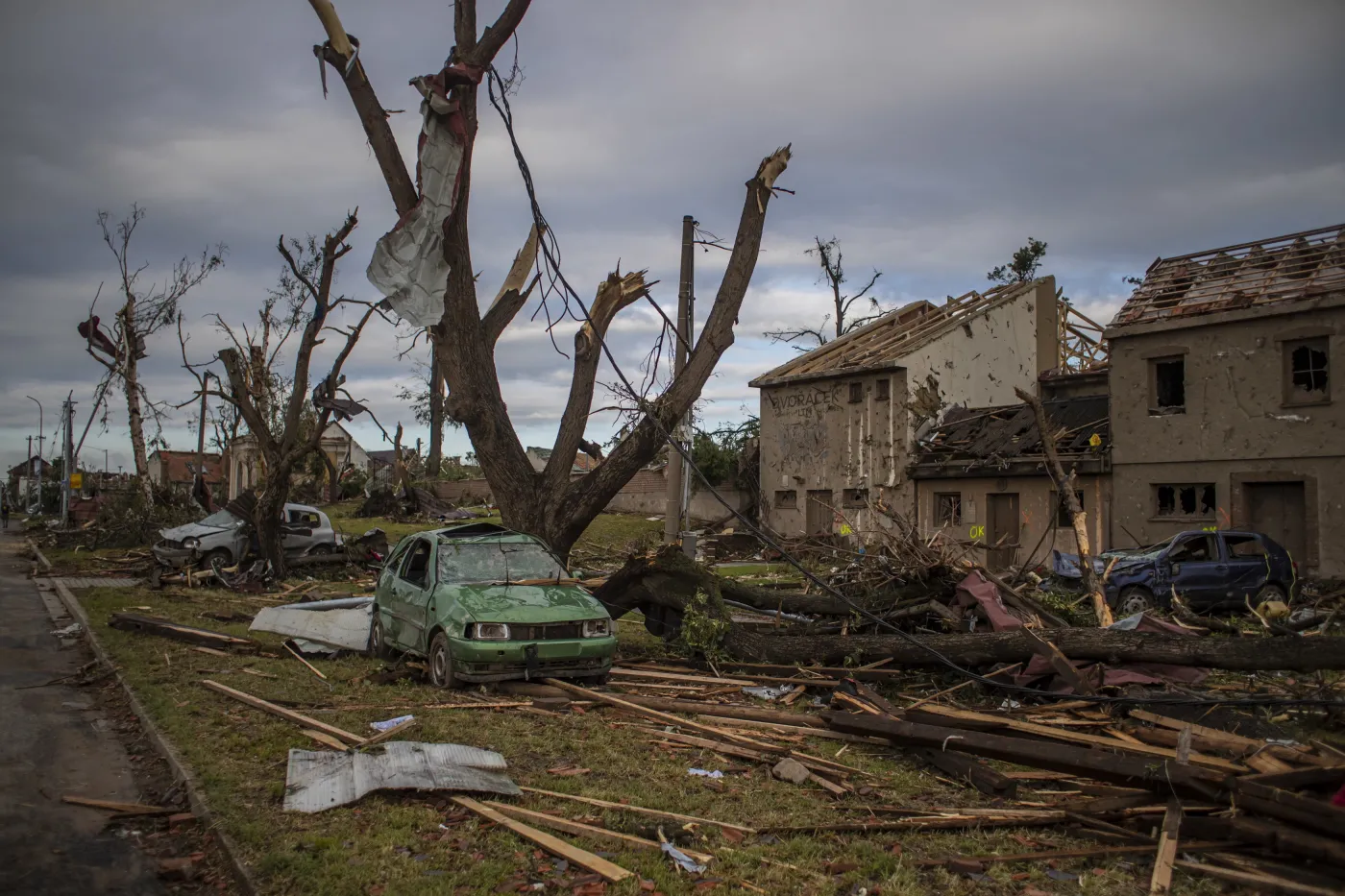 Tornado w Czechach. Rau: Zapewniam o polskiej solidarności i gotowości niesienia pomocy