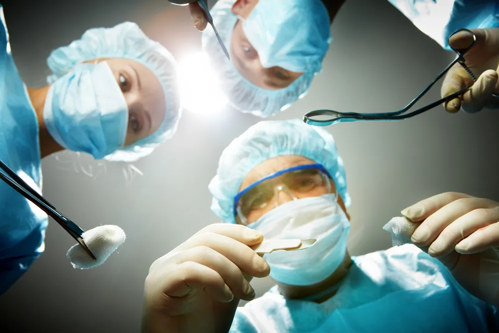 Prawo bezpłatnego leczenia: resort nawalił, NFZ nie zapłaci