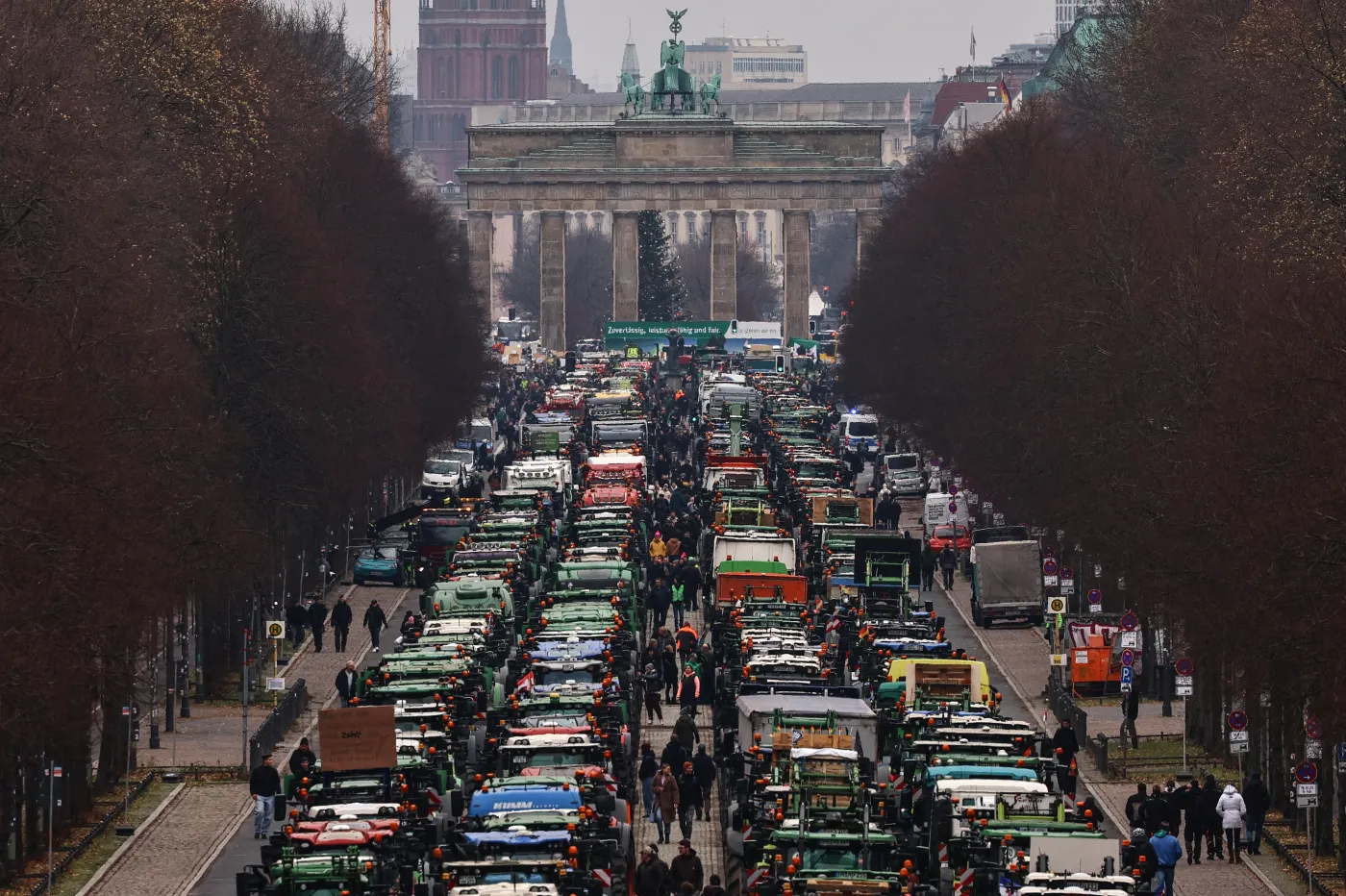 Demonstracja rolników w Berlinie. "Ciężkie maszyny rolnicze nie mogą być napędzane silnikami elektrycznymi"