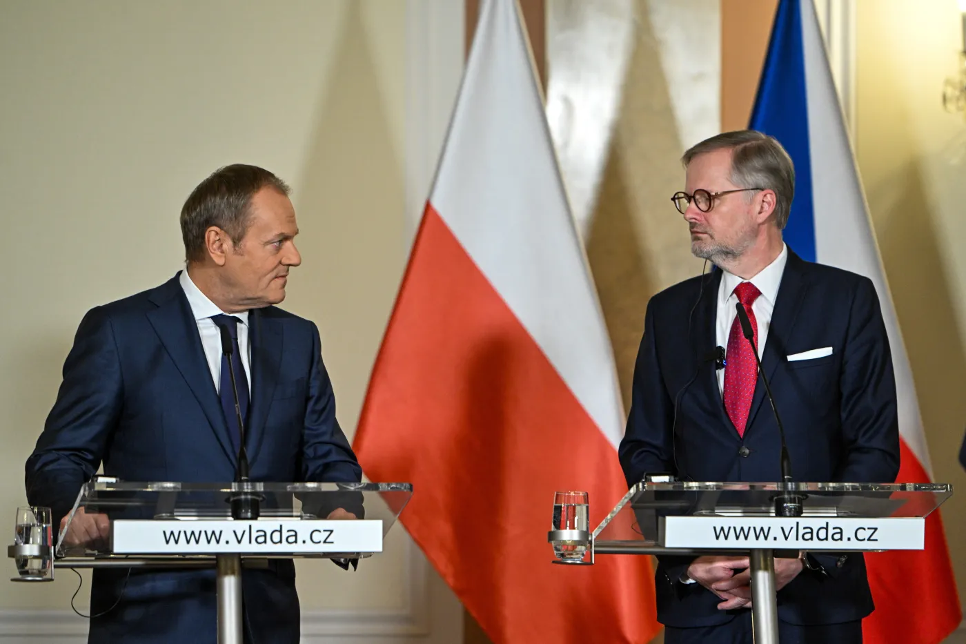 Czy Polska i Czechy wyślą żołnierzy na Ukrainę? Premierzy odpowiadają