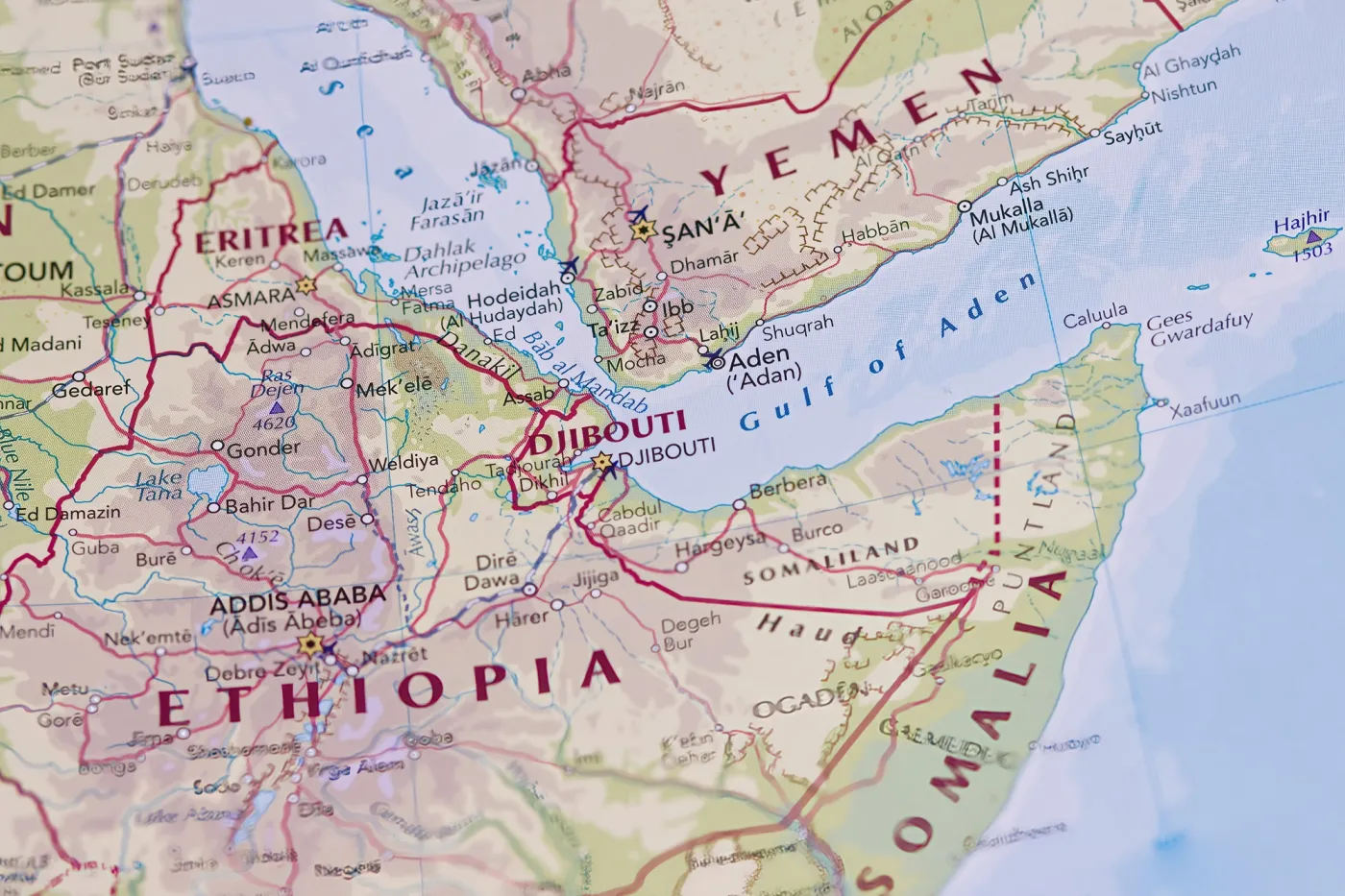 Ataki Huti w Jemenie o połowę zmniejszyły dostawy ropy do Europy z Bliskiego Wschodu