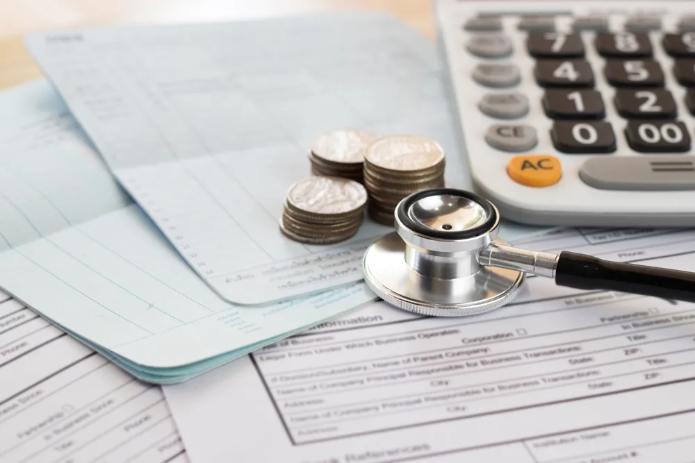 Czarny rynek zwolnień za pieniądze. Biznes alarmuje: To wypaczenie teleporad