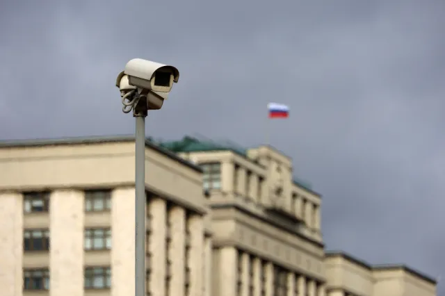 Bat na migrantów. Duże miasto kupuje przerażający system