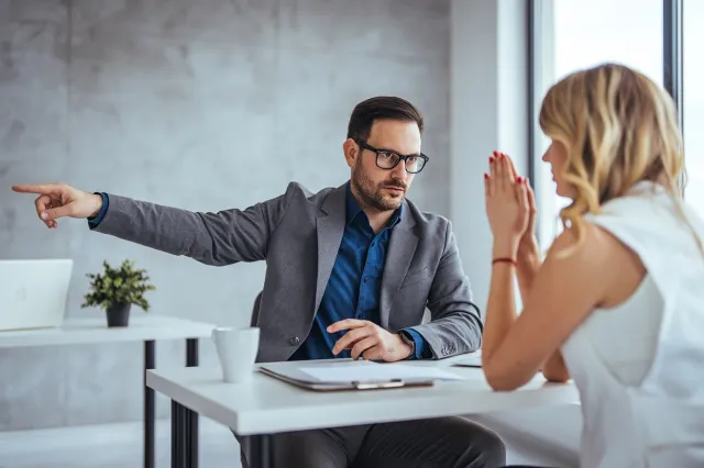 Komu AI zabierze pracę? MRPiPS pracuje nad stworzeniem listy zawodów chronionych przed AI. Kto jest najbardziej zagrożony?