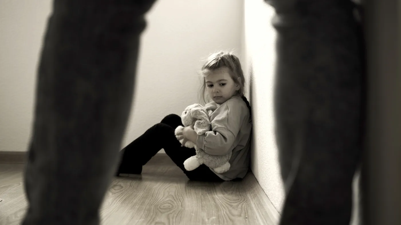 Uczeń w obliczu przemocy słownej. Co szkoła może zrobić już dziś?