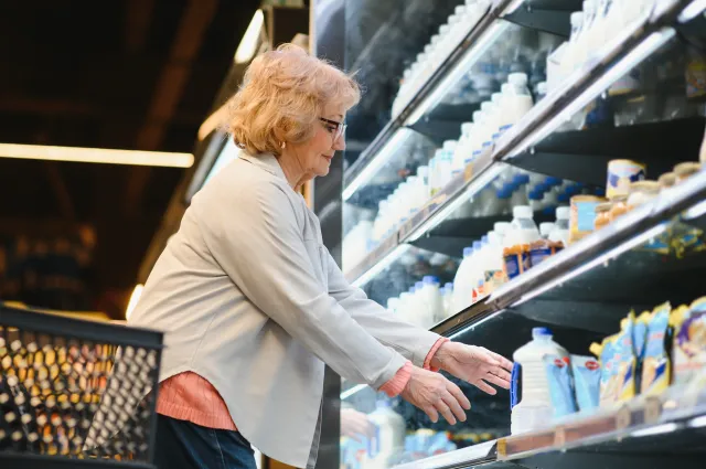 Zniżki dla seniorów z Kartą Seniora. Gdzie skorzystać?