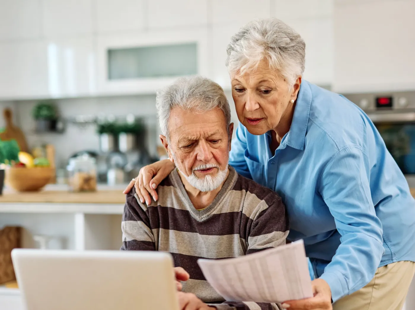Można podnieść wysokość 13. emerytury, jednak nie zawsze warto. Dlaczego ten sposób nie każdemu się opłaci?