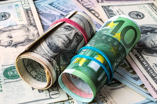 DZIEŃ NA FX/FI: EUR/PLN zależny od oczekiwań dotyczących działań RPP; rentowności SPW mogą rosnąć