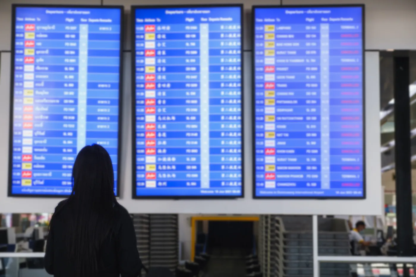 100 mln pasażerów z polskich lotnisk. Minister apeluje o większe limity hałasu