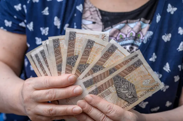 800 plus także dla seniorów. Na każde wychowane dziecko, które płaci w Polsce podatki