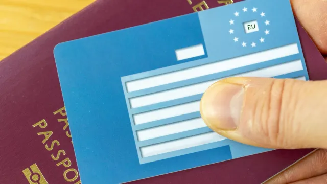 Co w 2026 roku daje karta EKUZ, kiedy konieczne jest dodatkowe ubezpieczenie? Warto to wiedzieć przed wakacjami