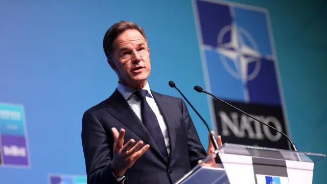 Szczyt NATO w Ankarze. Rozmowy sojuszników w cieniu ostatnich wyboistych sześciu miesięcy