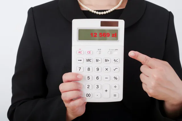 Prawo do renty wdowiej na papierze? Limit 5 636,73 zł sprawia, że seniorzy nie zyskują