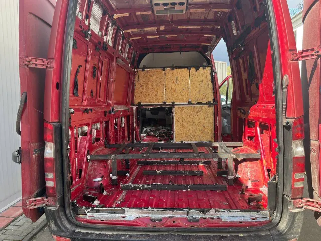 Zatrzymany z pół toną ładunku śmierci! Co wiózł przez Polskę kierowca Mercedesa?