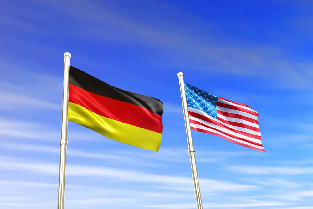 USA: Prasa krytykuje wahania Niemiec w sprawie strefy euro i cytuje Sikorskiego