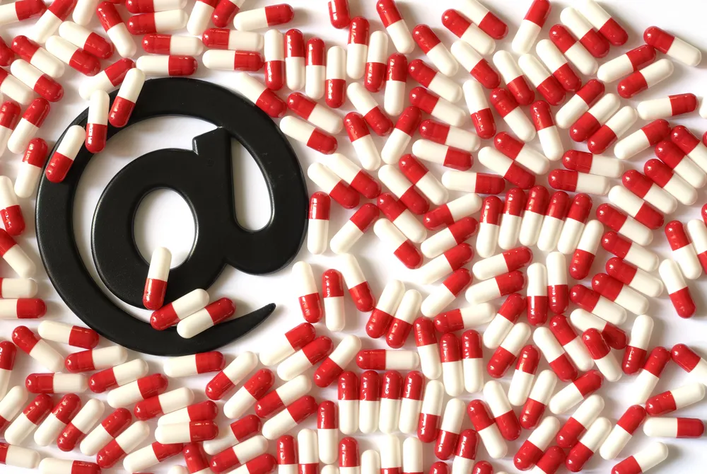 Leki z internetu są tańsze, ale nie wszystkie