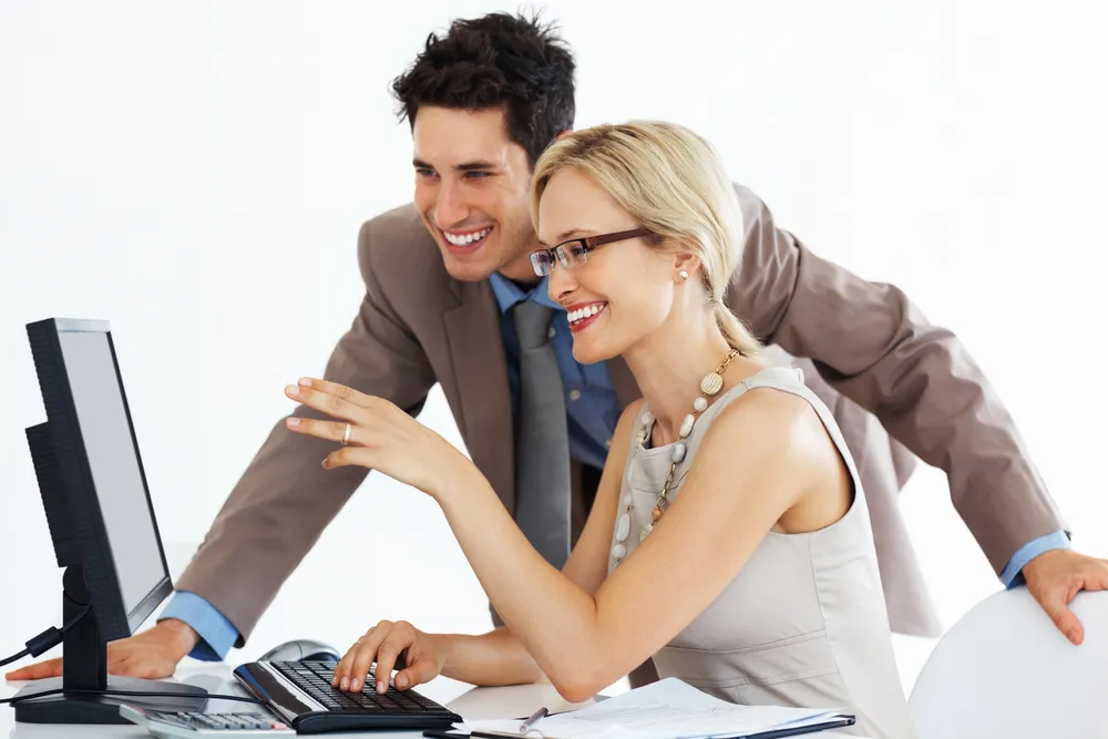 „Etatowcy” mogą płacić podatek o połowę niższy