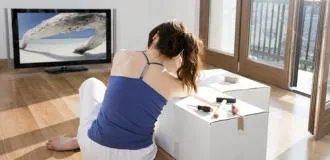 telewizor, kobieta, mieszkanie