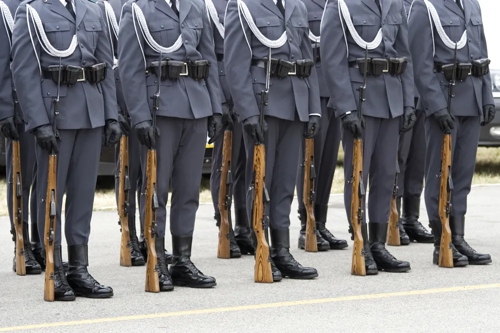 Odprawy dla żołnierzy: fala odejść z armii została zatrzymana