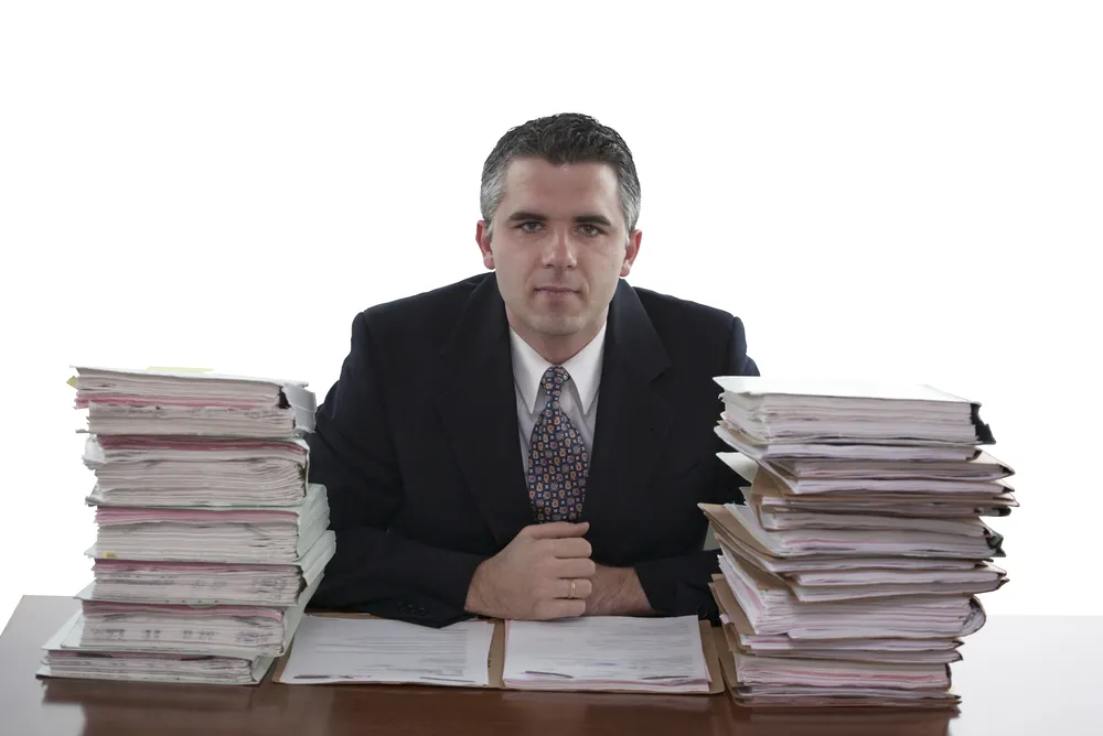 Kiedy nie działa wymiar sprawiedliwości, budzą się regulacje