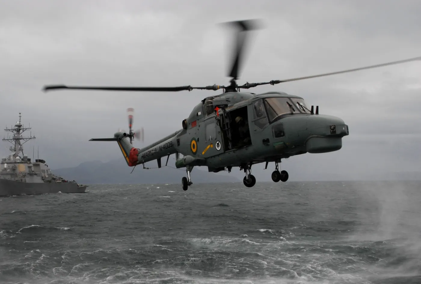 1944071-helicopter-sea-lynx.jpg