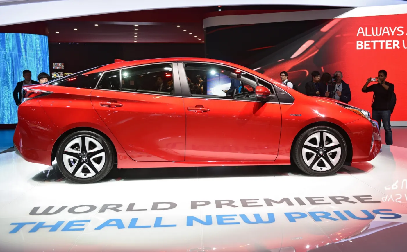 2310453-toyota-prius-hybrid.jpg