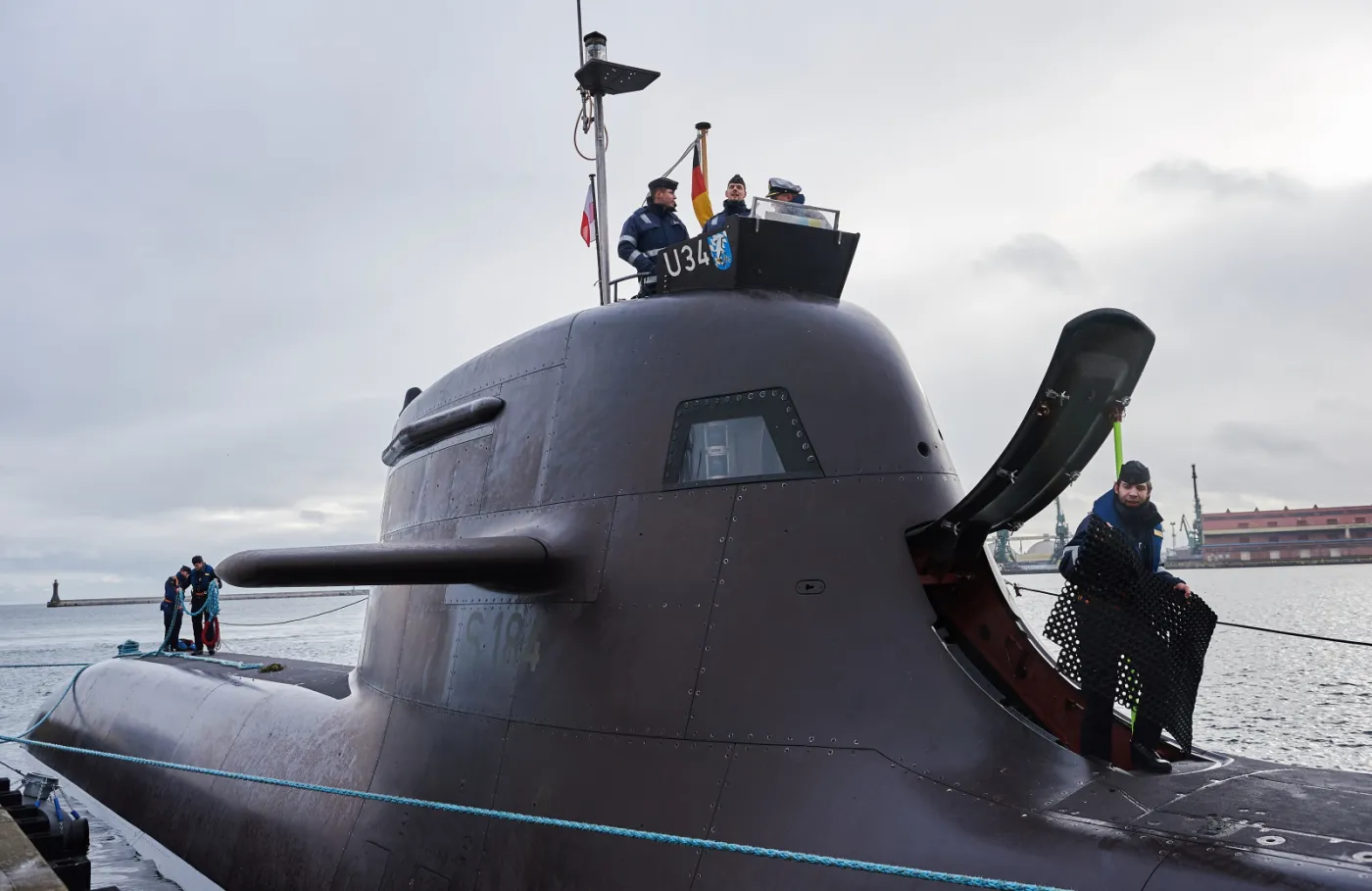 Niemiecki okręt podwodny wpłynął do portu wojennego w Gdyni. Zobacz zdjęcia