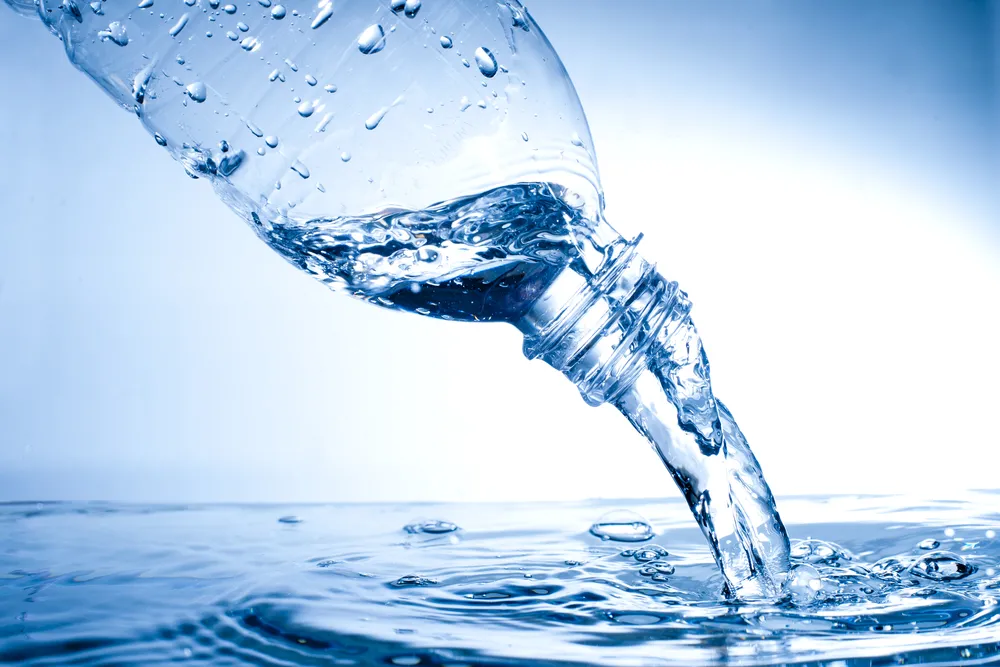 Utopieni w kulcie wzrostu, czyli paradoks wartości czystej wody