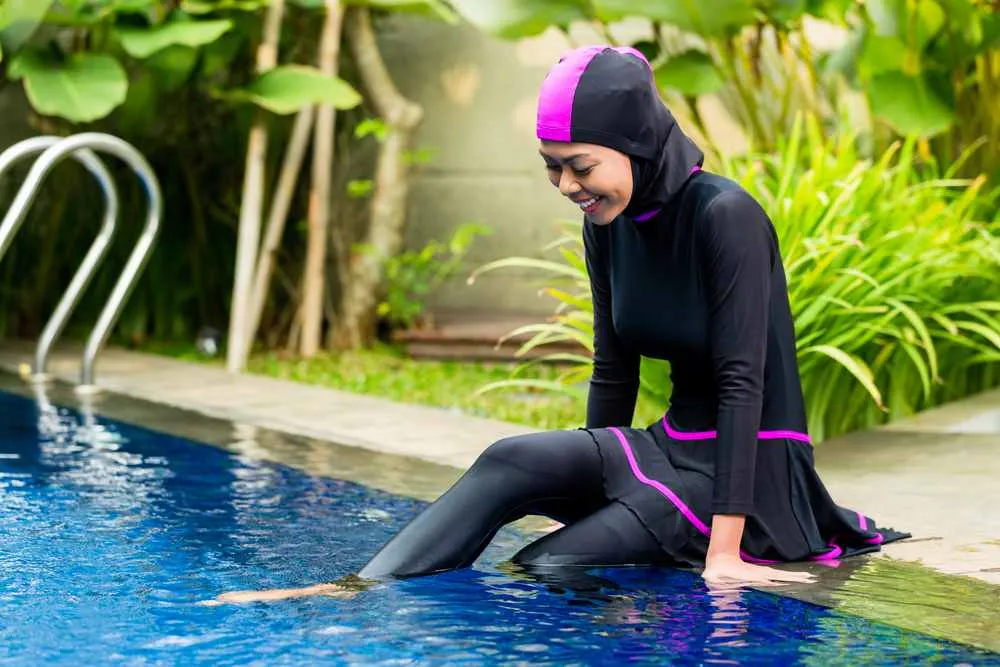 Awantura o burkini. Francja broni lokalnych zakazów, muzułmanie mówią o islamofobii