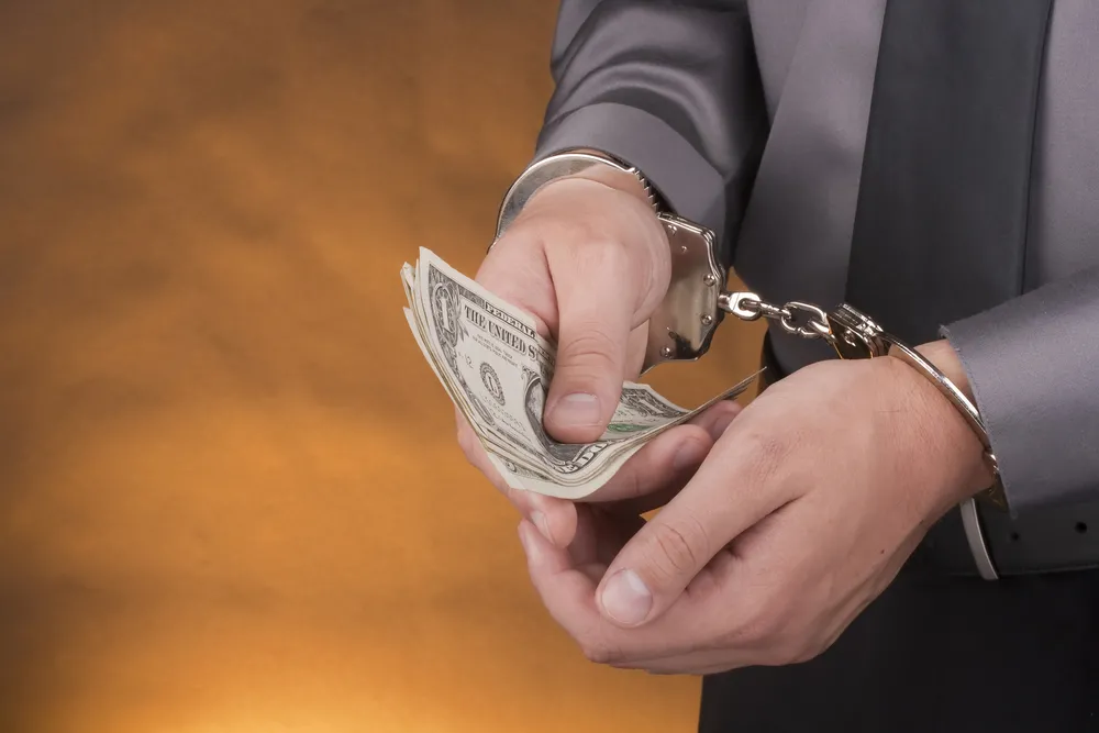 Infoafera: były szef CPI opisuje schemat wręczania łapówek