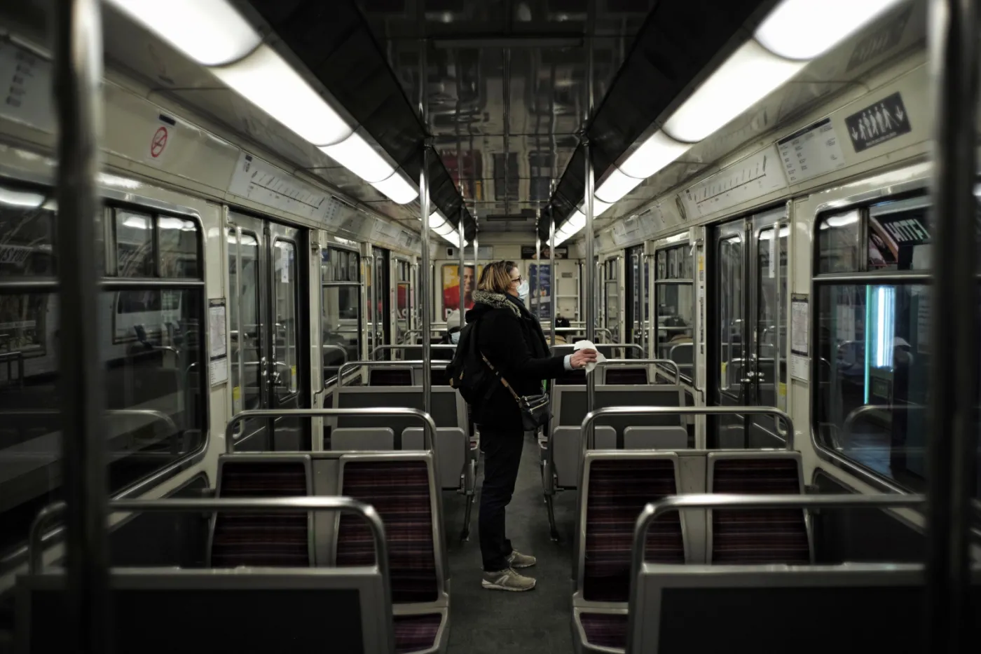 Francja oczekuje na nadejście potężnej fali epidemii w najbliższych dniach