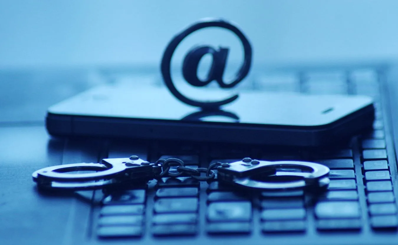 Czy premier mógł wydać operatorom polecenie przekazywania danych telekomunikacyjnych?