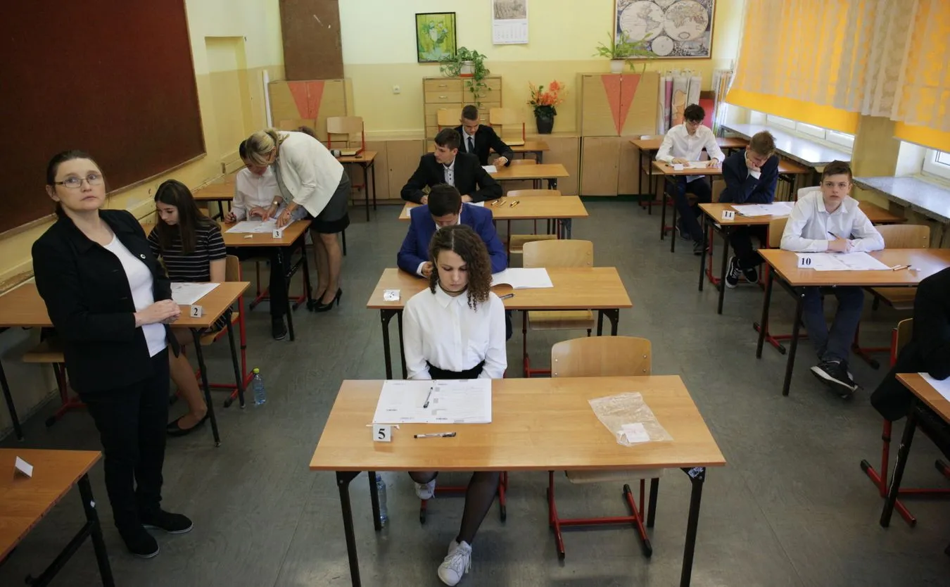 Gimnazjalny test humanistyczny: Rousseau, przywileje szlacheckie i dochody budżetu państwa