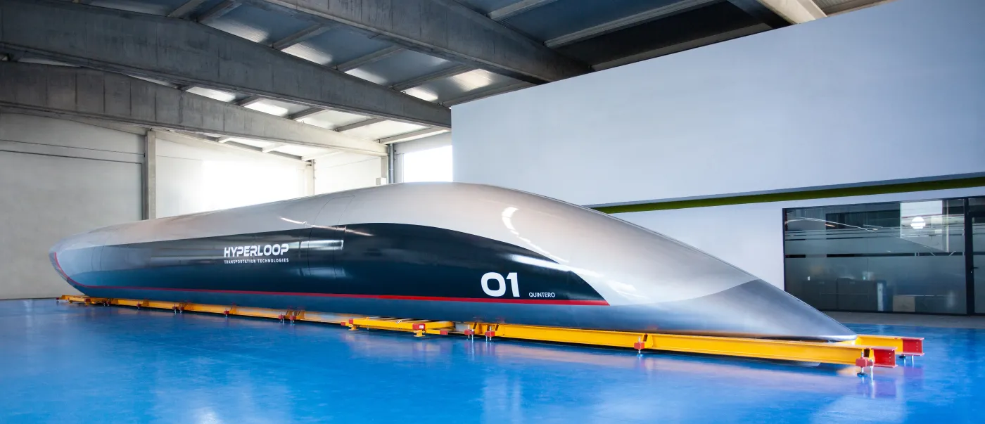 1200 km/h coraz bliżej. Hyperloop zaprezentował pierwszą kapsułę pasażerską [ZDJĘCIA]