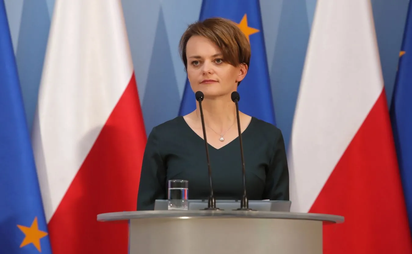 Emilewicz: Nie ma podstaw do wypłat firmom rekompensat z powodu lockdownu