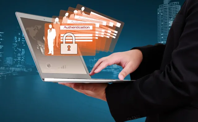Polskie banki zwiększają przewagę nad konkurentami. Ale tylko online [BADANIE]