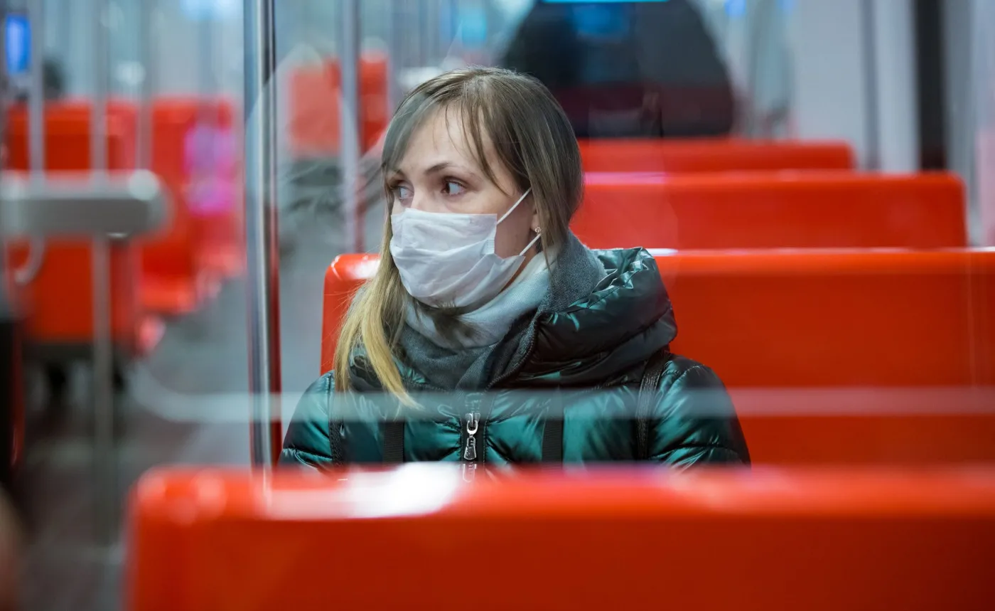 Ekspert: Objawy neurologiczne zwiastują ciężki przebieg COVID-19