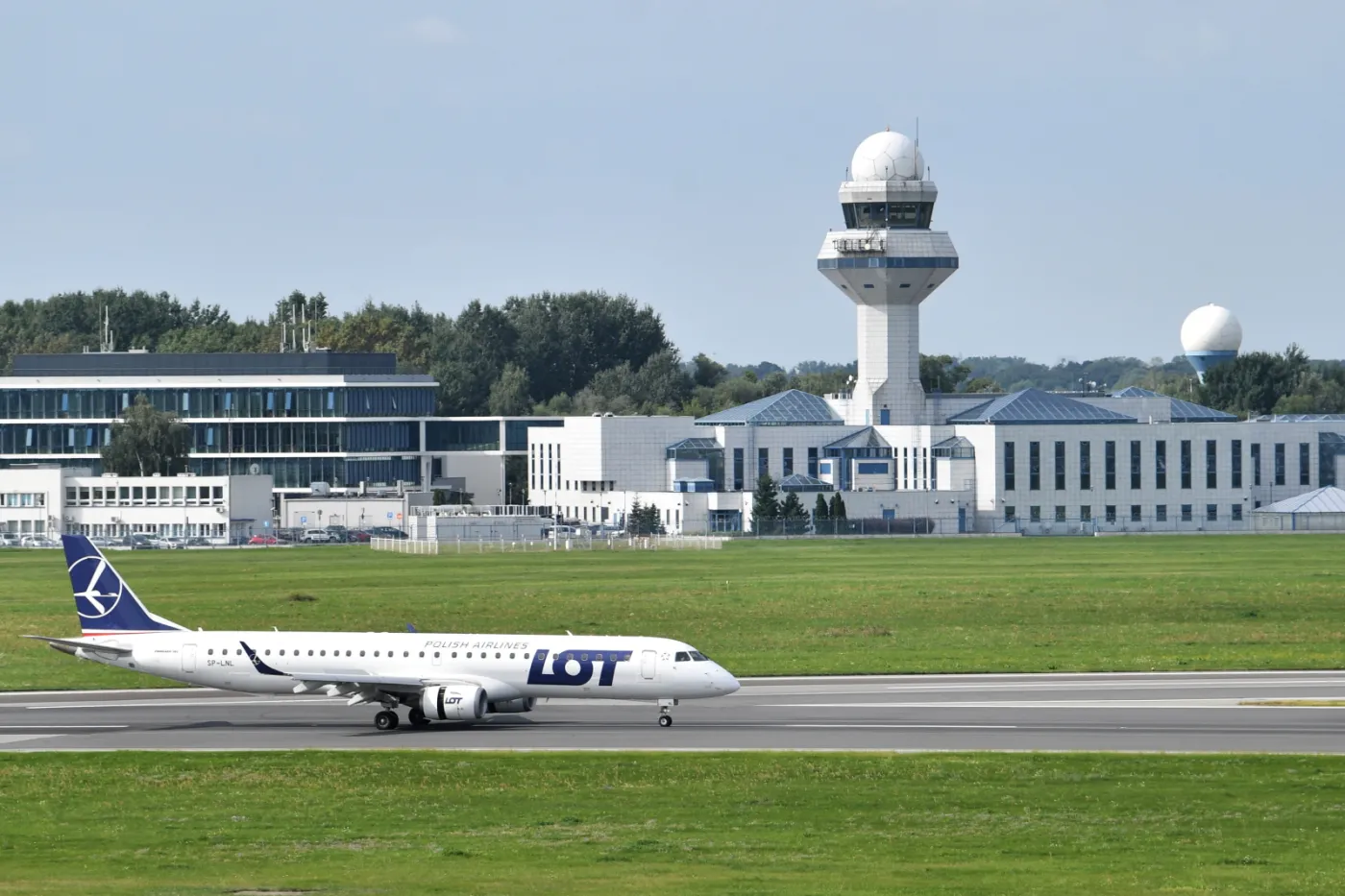 Błaszczak: do Warszawy doleciała kolejna grupa osób ewakuowanych z Kabulu