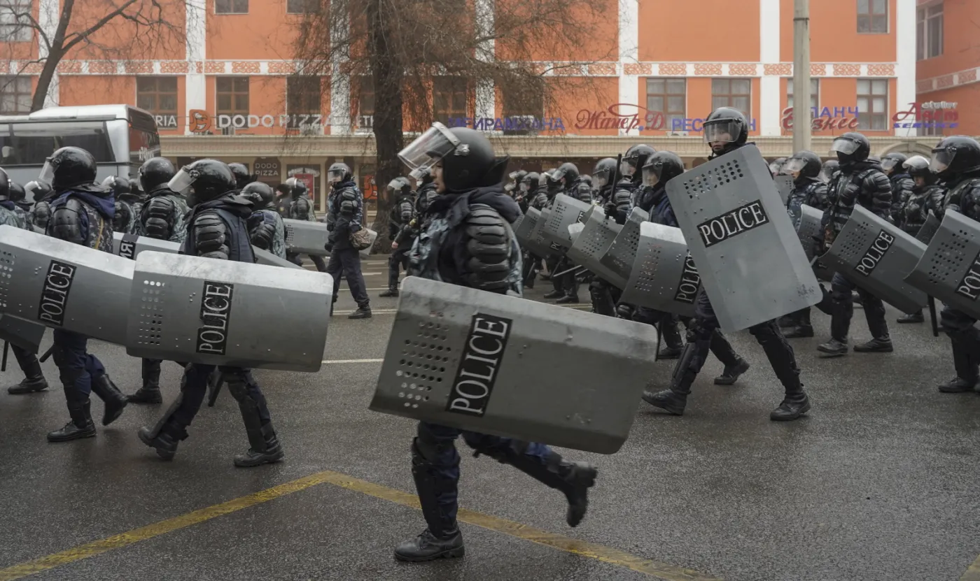 Kazachstan: protestujący przejęli kontrolę nad lotniskiem w Ałmaty. Stan wyjątkowy rozszerzony na cały kraj