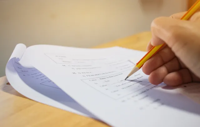 Wielki powrót ołówka, papieru i książek. Szwecja wycofuje ekrany z przedszkoli i szkół