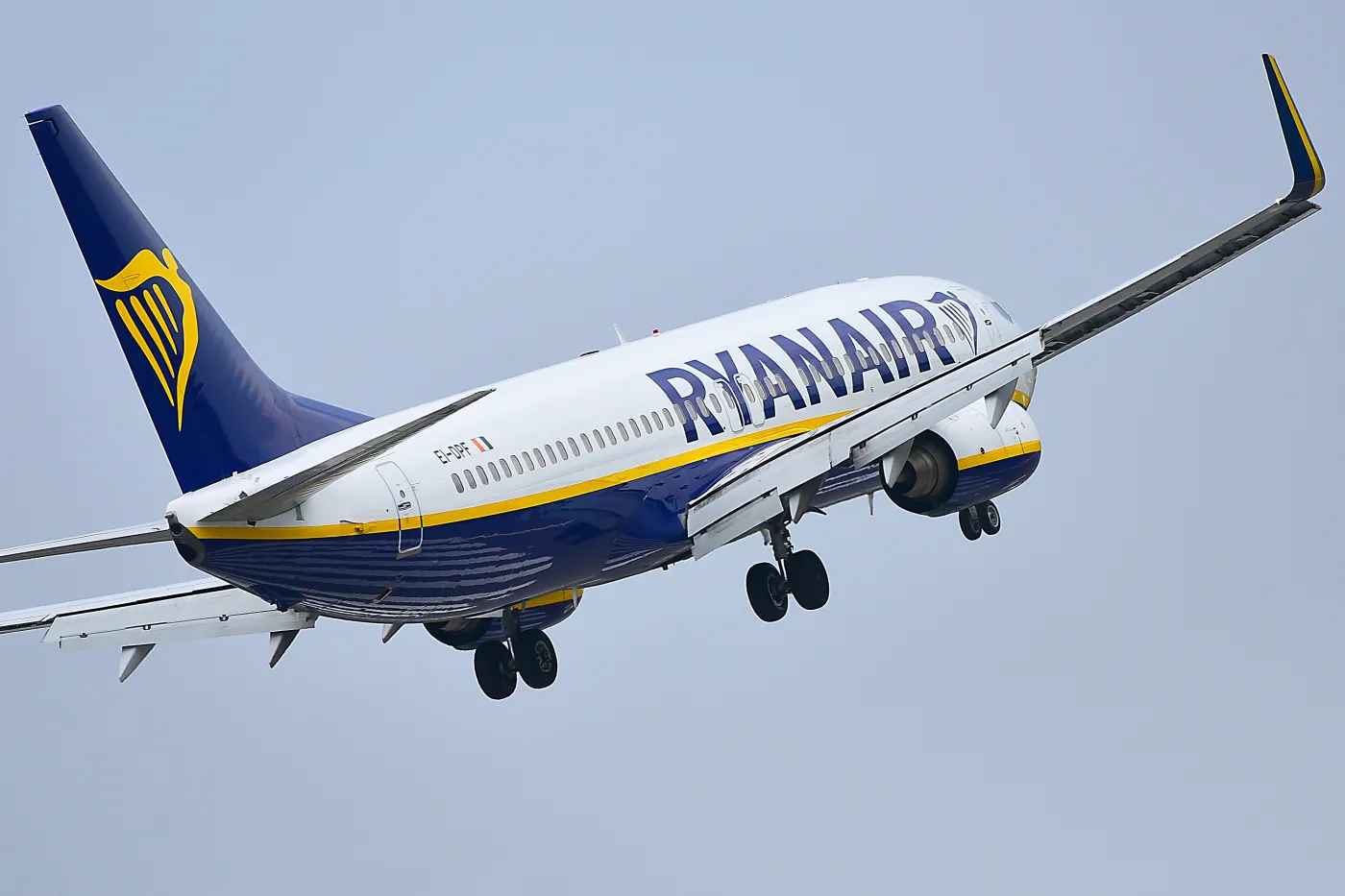 Ryanair podniesie ceny biletów w całej Europie. Firma podała powód