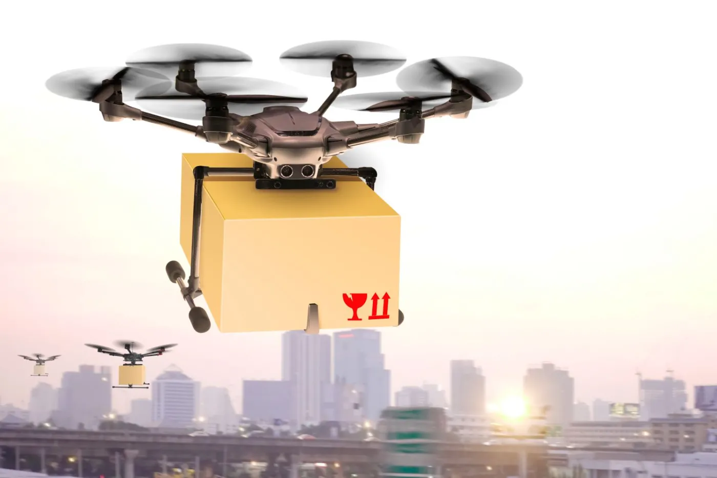 dron, paczka, przesyłka