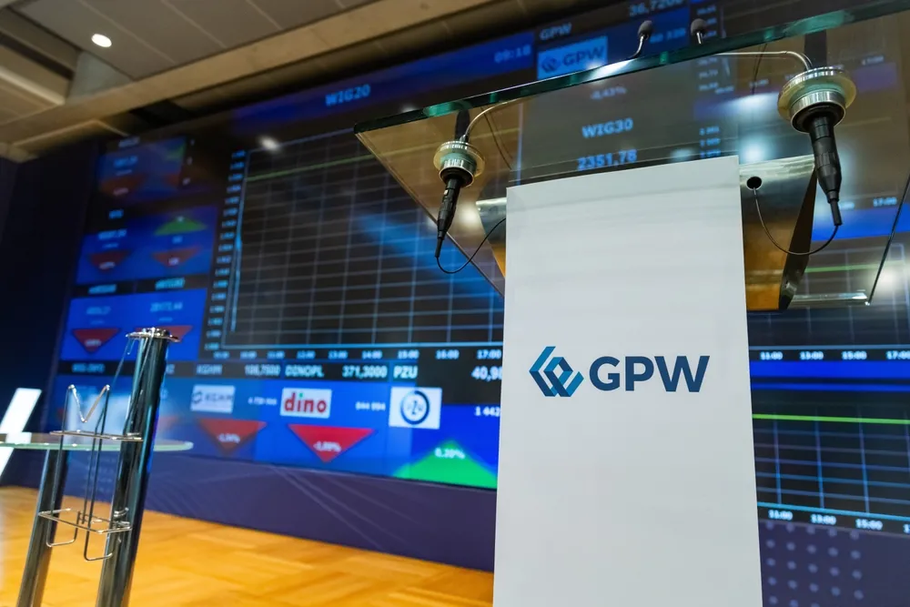 Giełda nadrabia straty. Te dwie branże najmocniej ciągną parkiet w górę