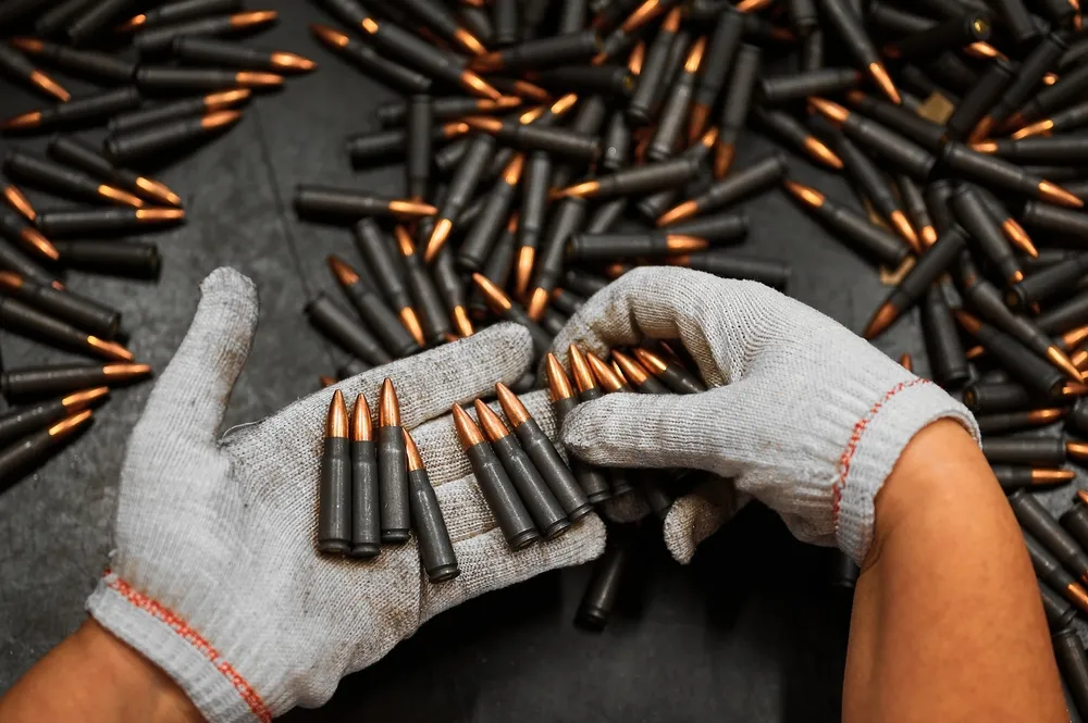 Rosja zbroi się po zęby. Praca dla wojska zalała rynek