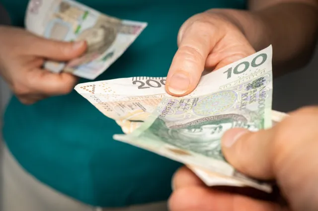 Knują, by zabrać nam gotówkę. Aż 80 proc. Polaków zmieni swe zwyczaje?