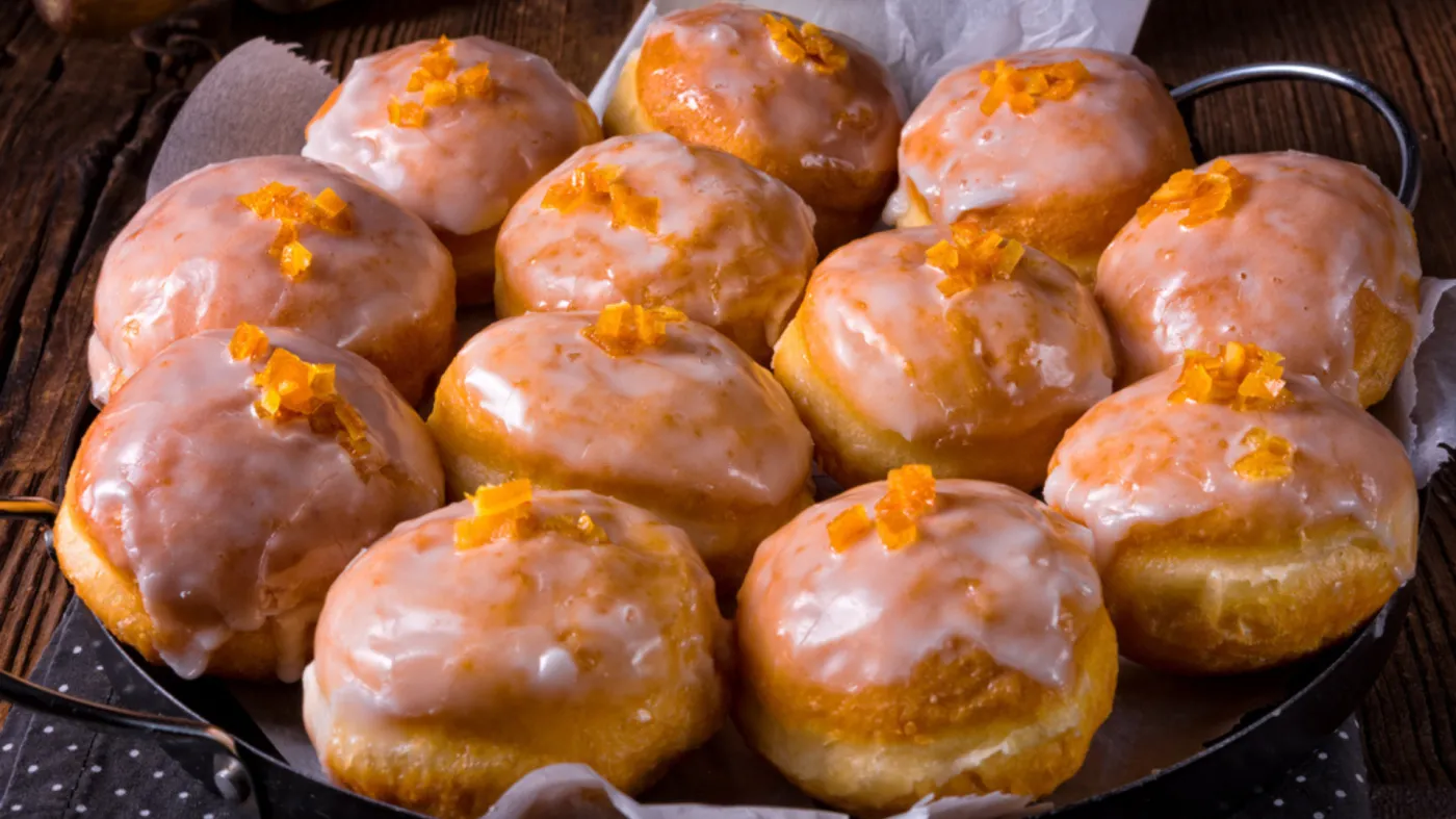 Tłusty czwartek 2025. Jaka cena pączków? Najdroższe nawet za 100 zł