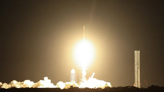 Loty kosmiczne to nie tylko prestiż. Czy polskie prawo nadąża za misją Uznańskiego?