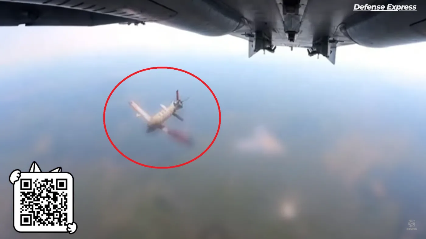 Nowa ukraińska bomba kierowana po rozłożeniu skrzydełek.