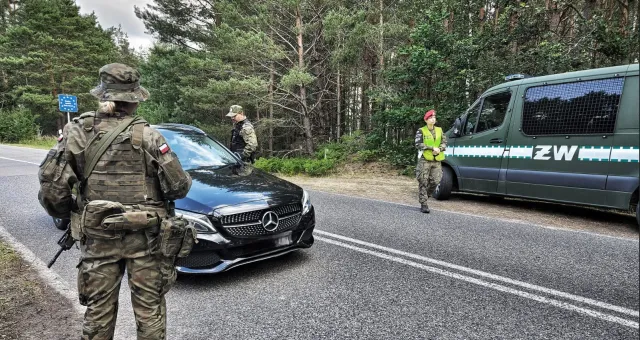 Wojsko Polskie na operacji "Bezpiecznym Zachód” i "Bezpieczne Podlasie". NA granicy postawiono "terytorialsów"